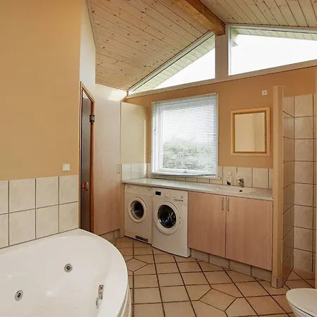 Сasa de vacaciones 8 Person In Hj Rring *